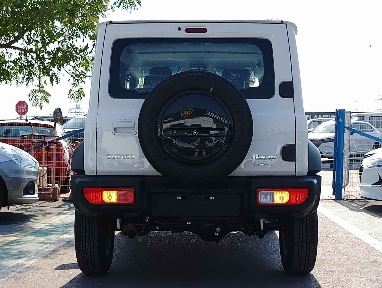 Suzuki Jimny GLX / ALL GRIP OF ROAD / 1.5L V4 / A/T /  9" DISPLAY / 4X4 (CODE # JY15GLX5D)