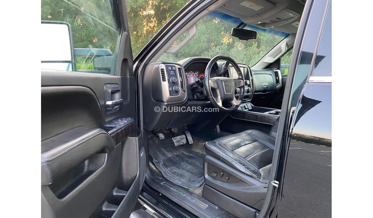 GMC Sierra 3500 HD Denali GMC Sierra Denali HD 2015 Diesel Perfect Condition - Accident Free