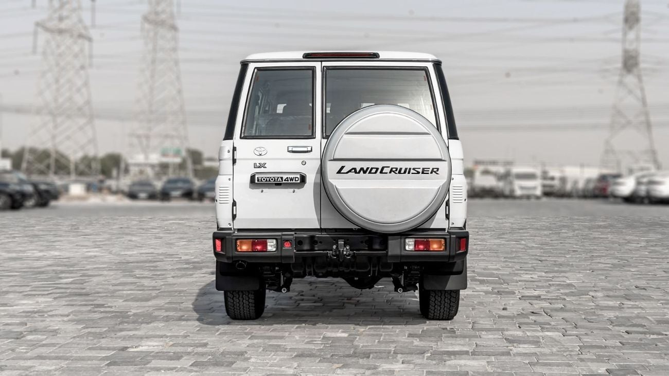 تويوتا لاند كروزر 70 LC76 LX 2.8L AT Diesel 2026 (White-Brown) Omani