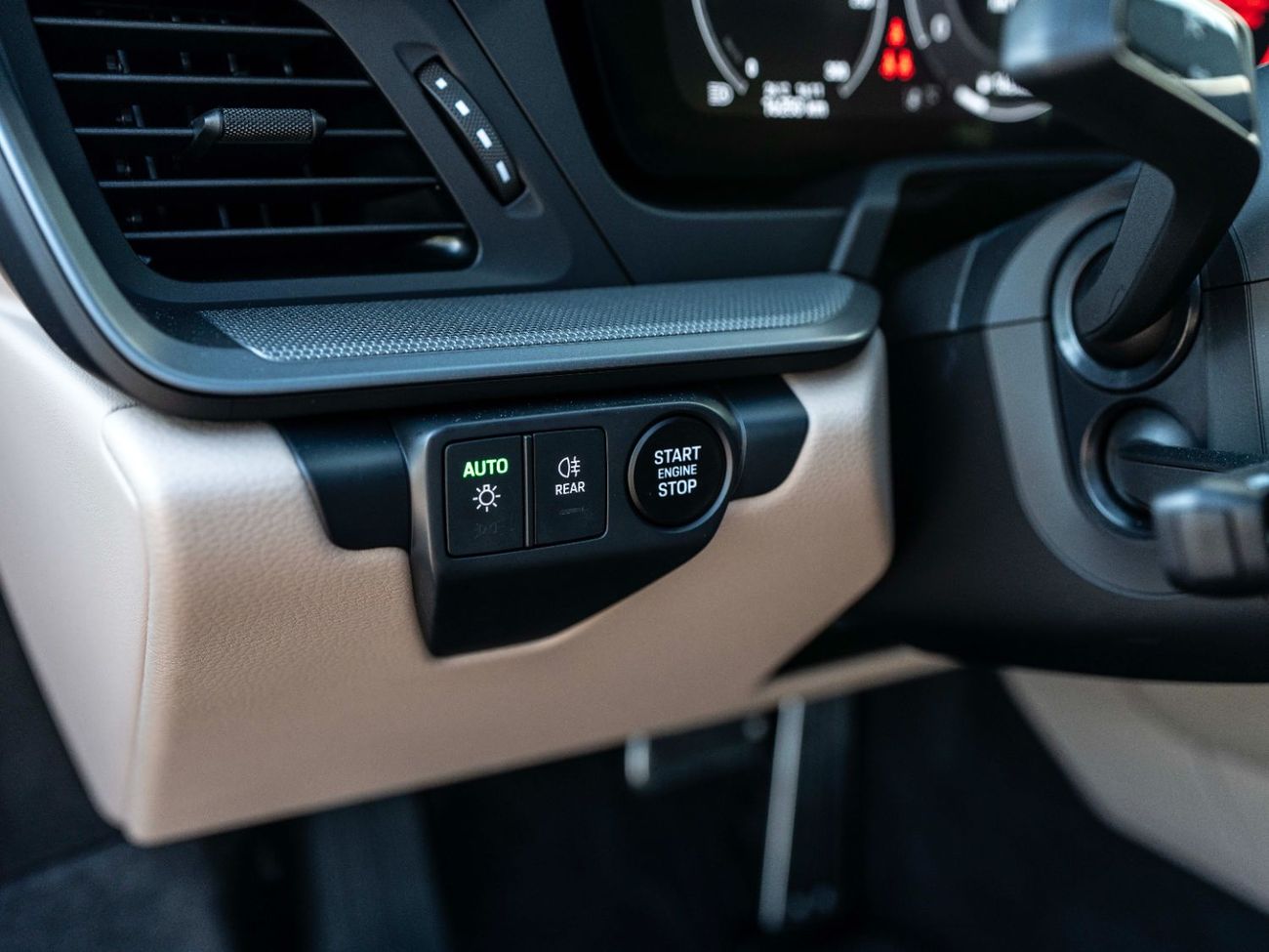 Porsche 911 Carrera 3.0L (444 HP) Coupe