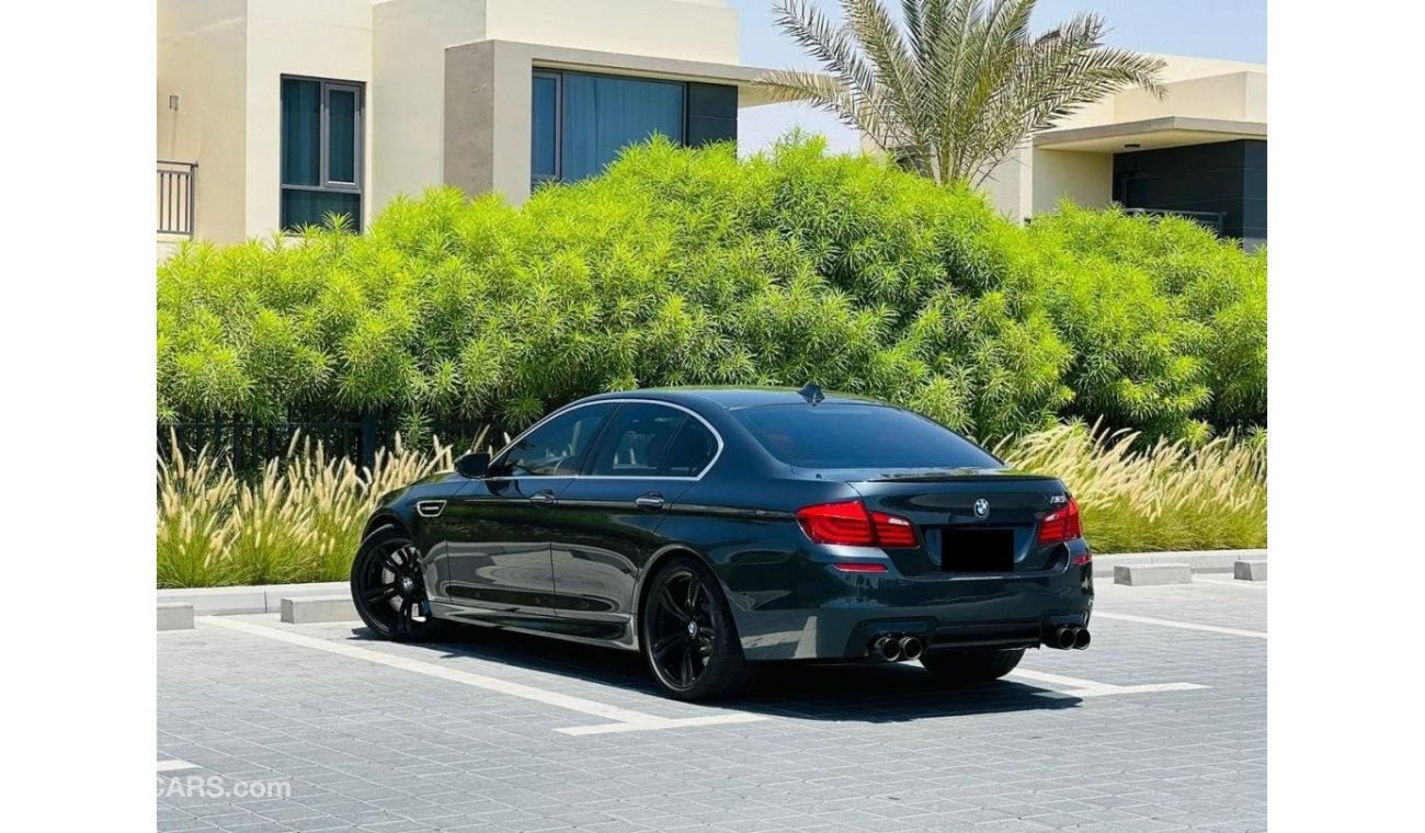 بي أم دبليو M5 || Original Paint || Sunroof || GCC || Immaculate Condition