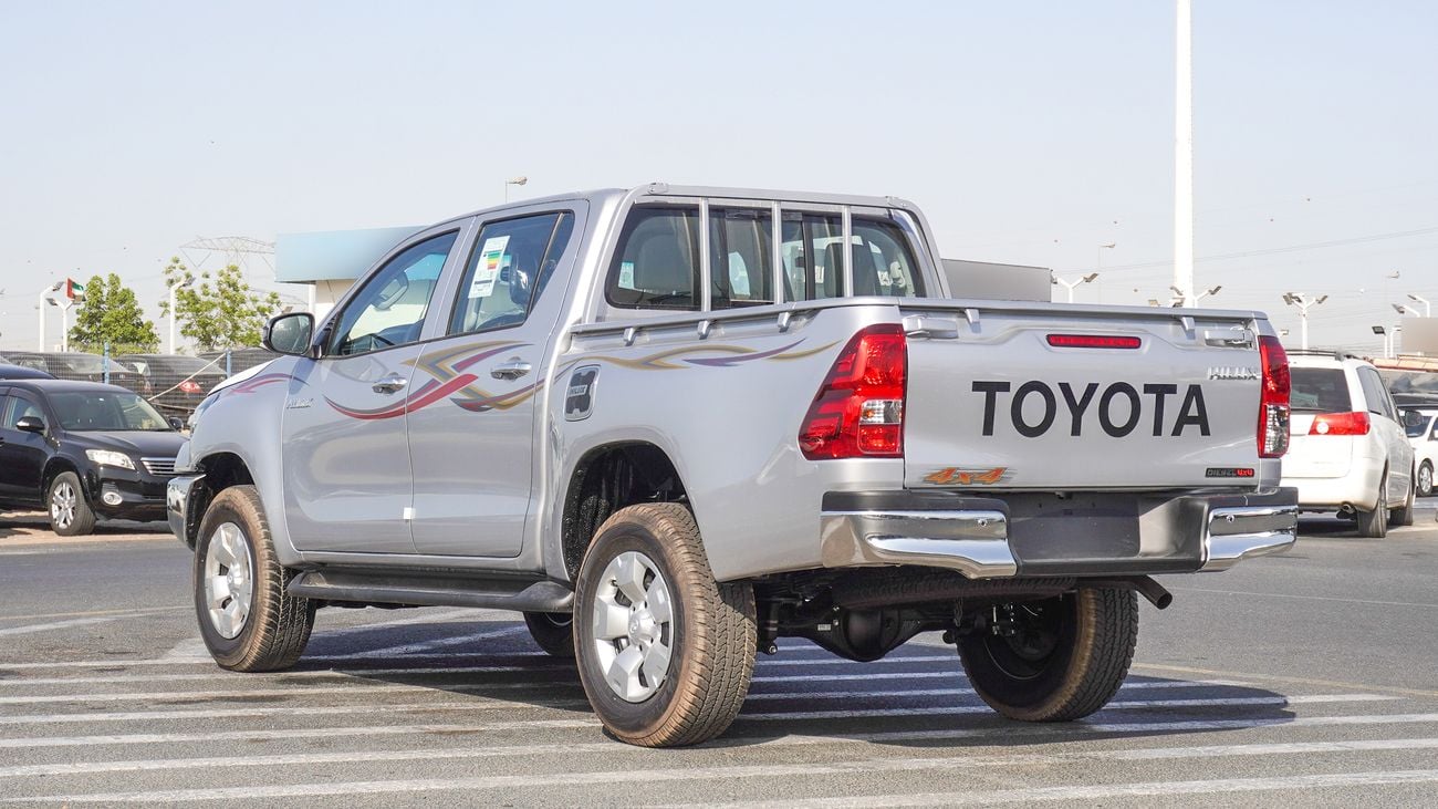 تويوتا هيلوكس 2.4L Diesel 4WD M/T