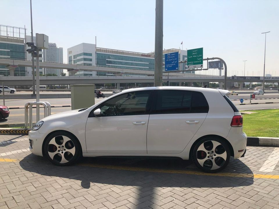سيارات للبيع في دبي جولف gti