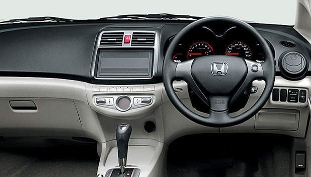 Honda Airwave interior - Cockpit