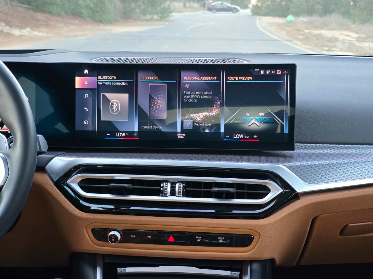 BMW 320i BMW 320i 2024 KOREAN // BODY KIT M POWER // ACCIDENT FREE // ORGINAL PAINT // LOW MILEAGE