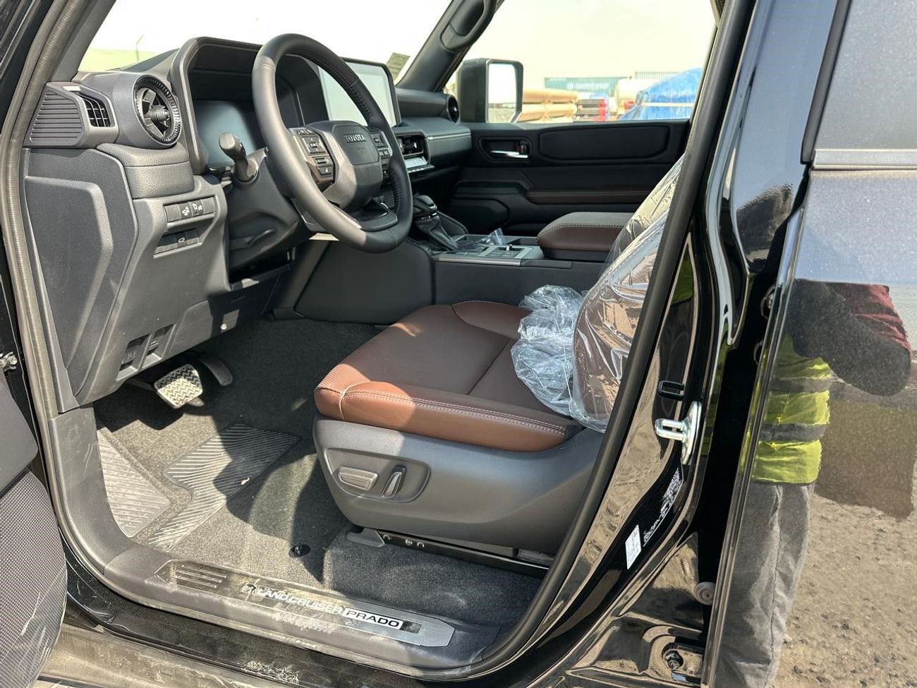 تويوتا برادو 2026 Toyota Prado Adventure High-Option 7-Seater 2.4L 4-Cyl Turbo Petrol A/T 4WD Export Only