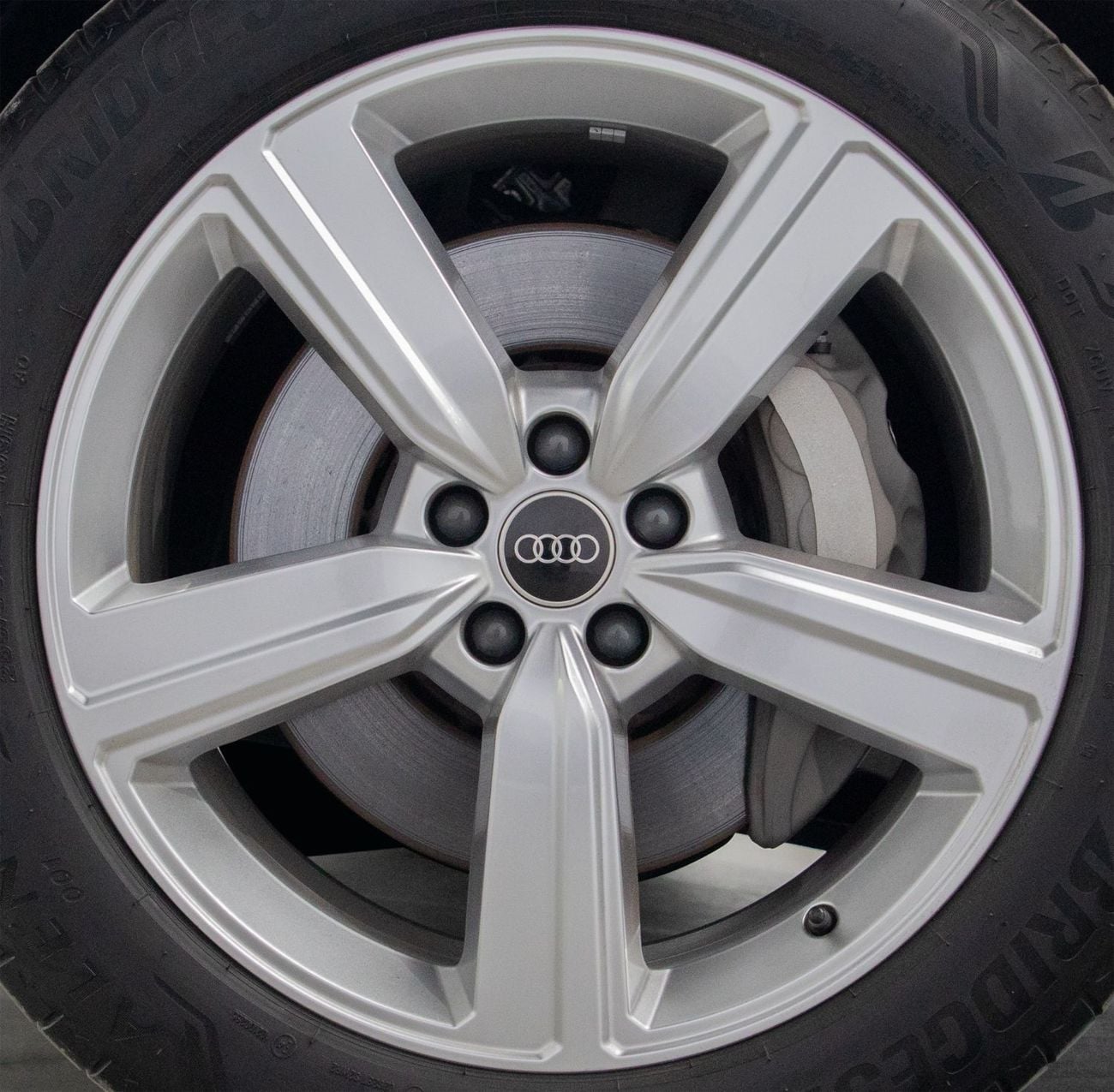 أودي اي ترون 55 Quattro