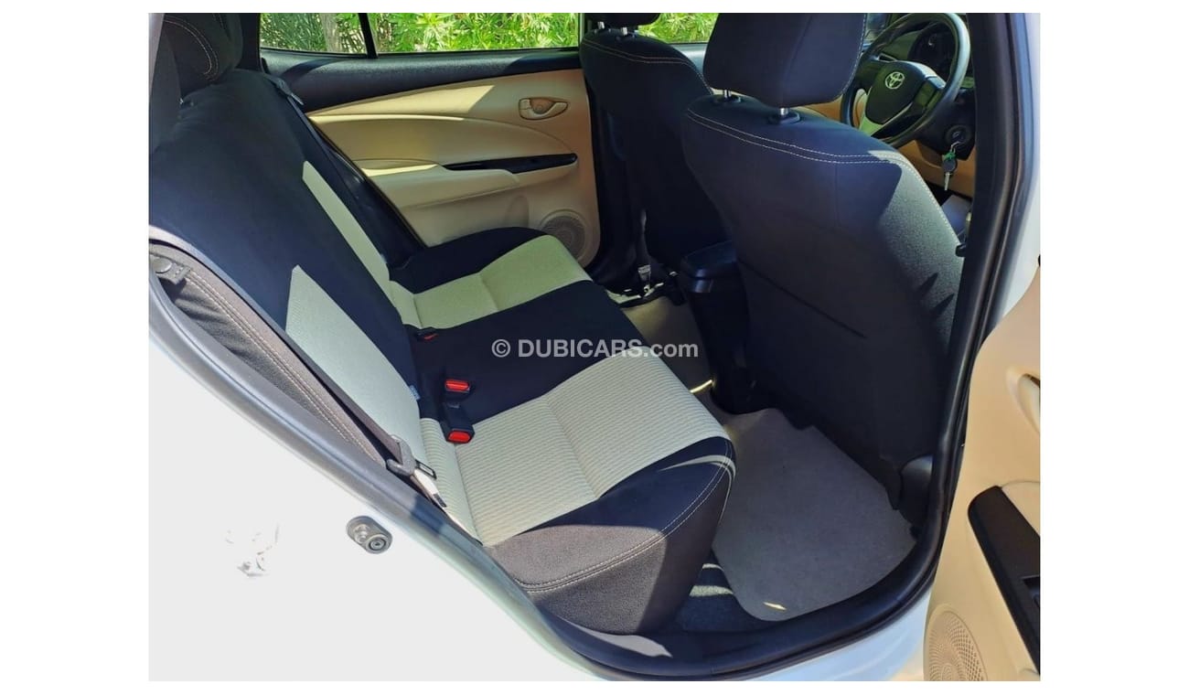 تويوتا يارس SE