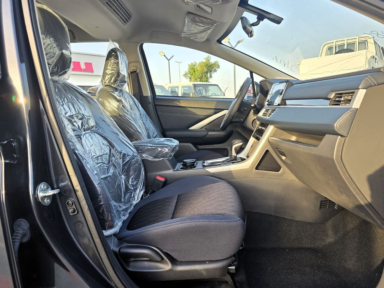Mitsubishi Xpander Cross Mitsubishi Xpander Cross P1 line 1.5L SUV FWD Gcc Dark Grey 2025 Model