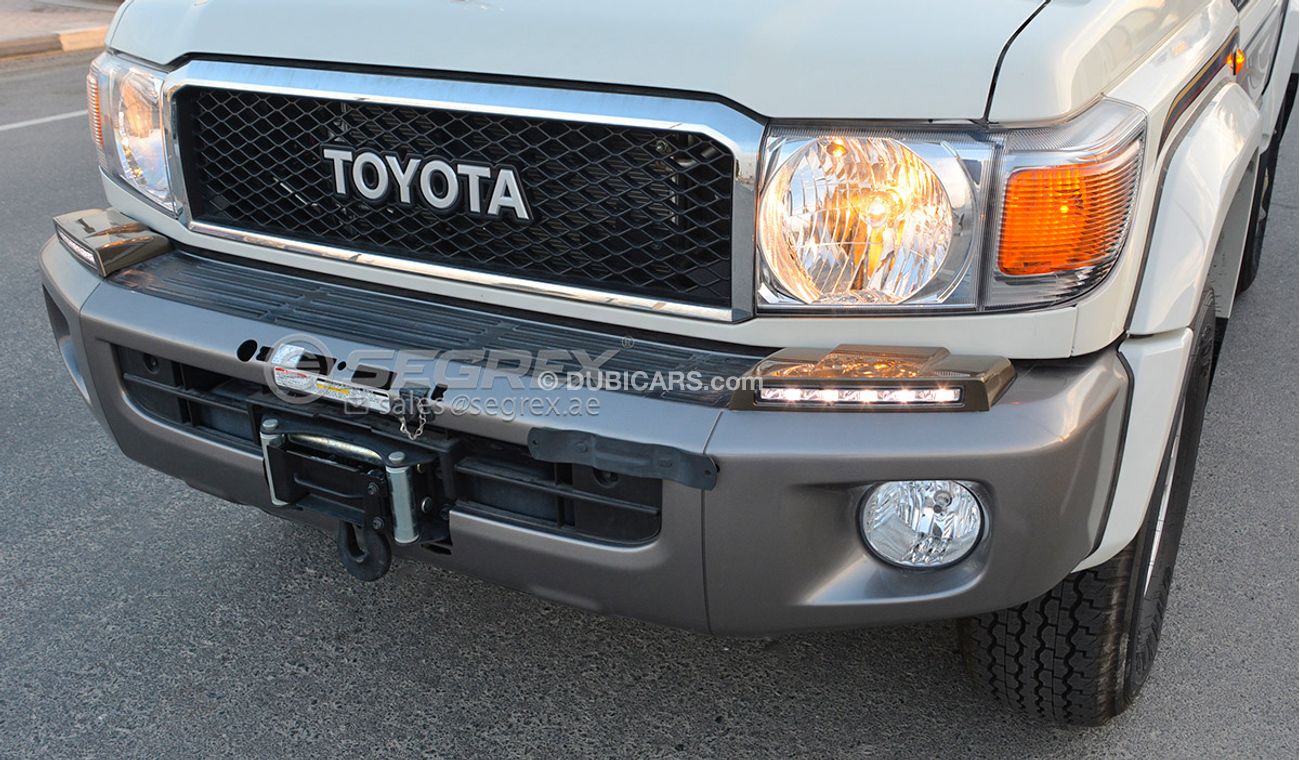 Toyota Land Cruiser 70 LC71 , 4.0L Petrol - with Additional Accessories (Cool box, Compressor, Winch)