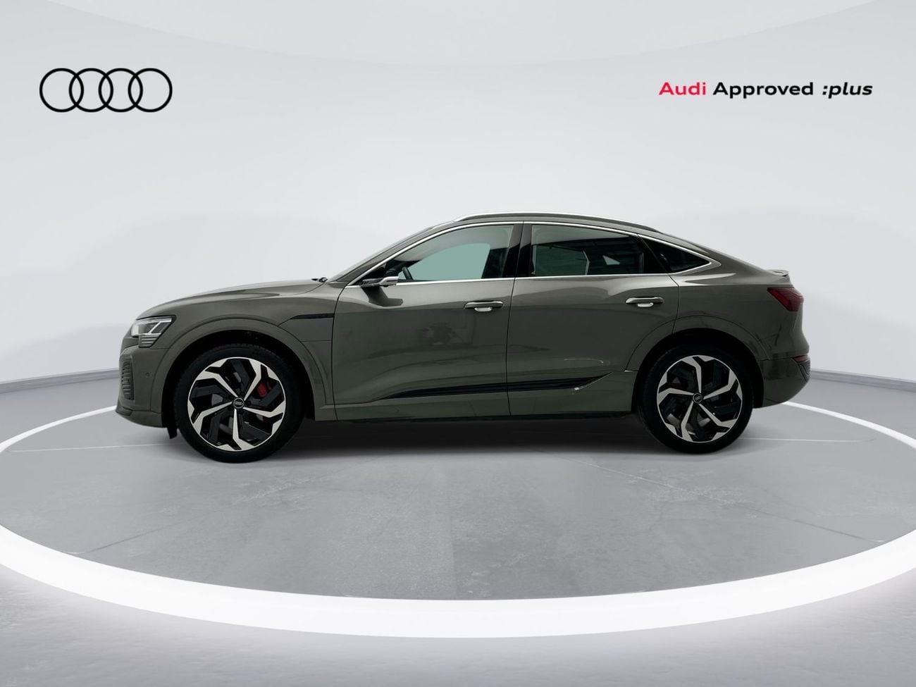 أودي Q8 إي ترون 55 quattro S Line Sportback 408hp Progress (Ref# 017547)