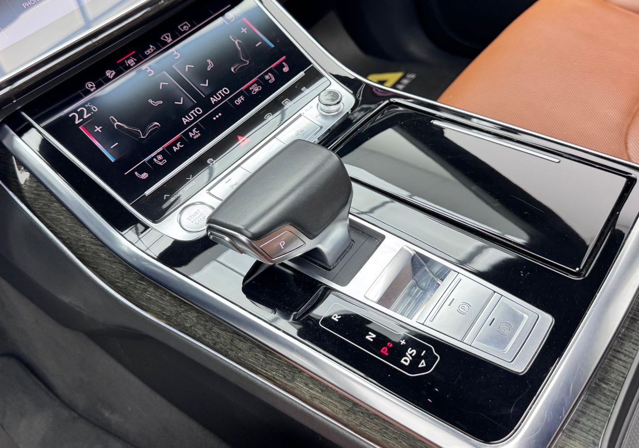 Audi Q8 55 TFSI quattro S-Line 3.0L (336 HP) 2019 Audi Q8 55TFSI Quattro S-line, Full Agency Service History