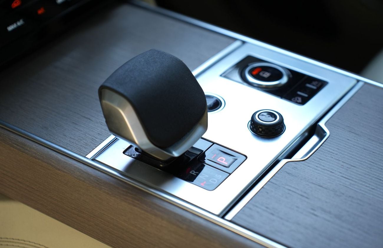 Land Rover Range Rover FIRST EDITION P530 (Batumi Gold)