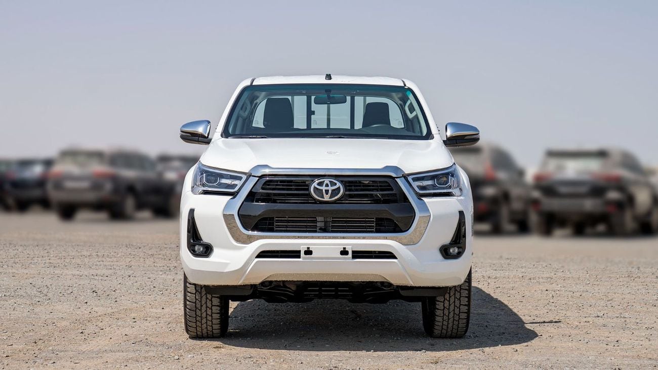 تويوتا هيلوكس toyota hilux 2.4L DIESEL FULL OPTION