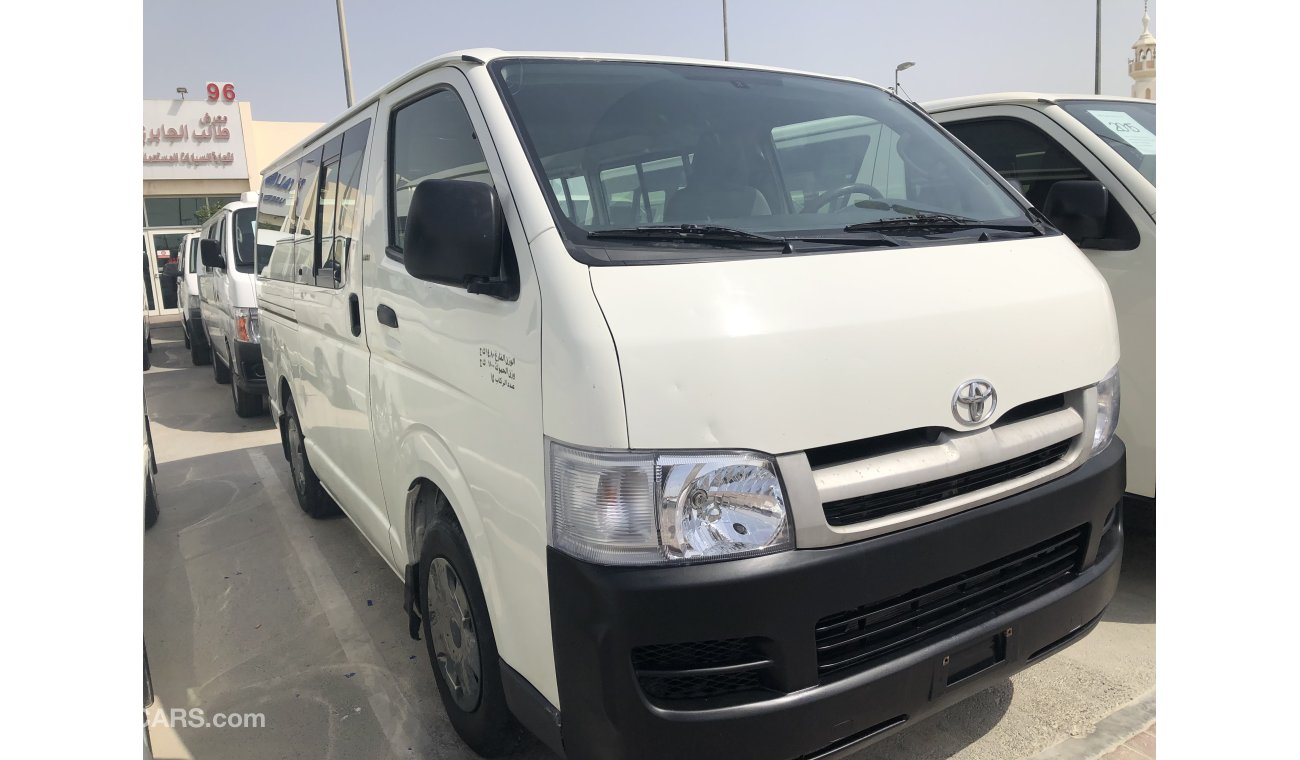 Toyota Hiace Toyota Hiace Bus 13 str,model:2007. excellent condition