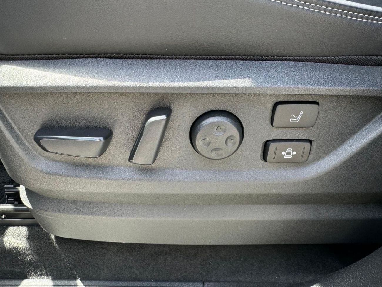 Infiniti QX80 Autograph Captain Chairs 3.5L Best Price for Export! Brand NEW!!! Canada