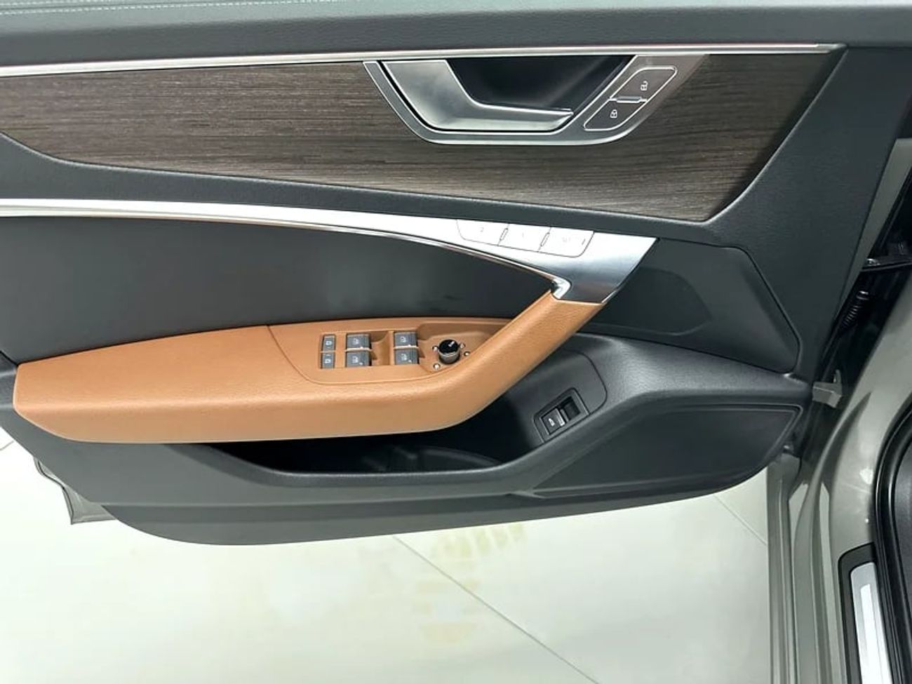 Audi A6 Sedan Advanced 40 TFSI 190hp Progress (Ref# 006248)