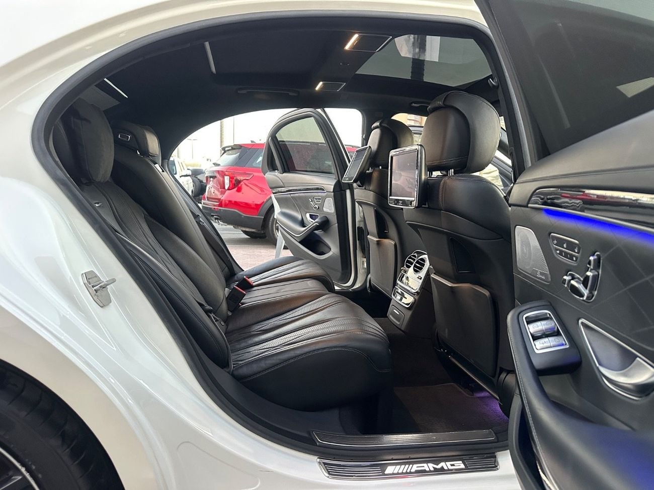 Mercedes Benz S63 AMG