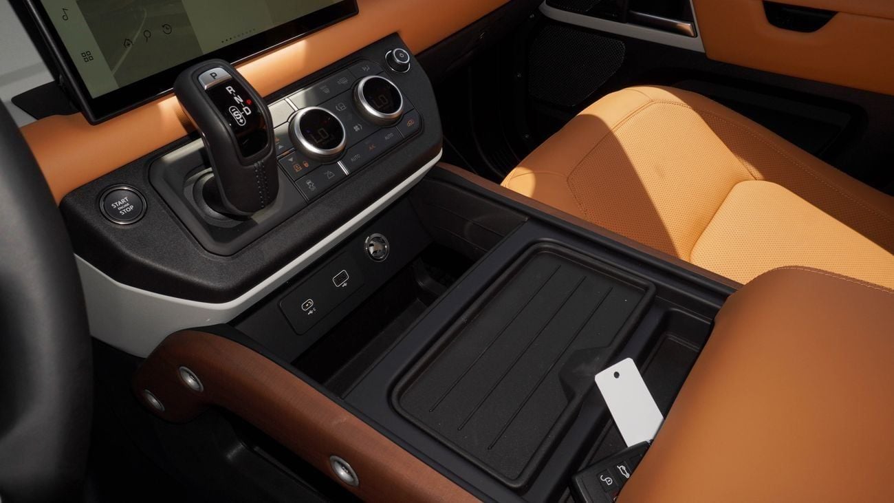 Land Rover Defender Defender 90 P400 3.0P V6 MHEV HSE AWD Aut. (For Local plus 10%)