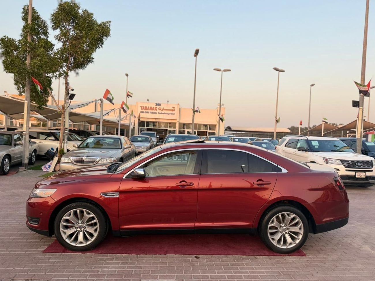 Ford Taurus LTD LOW Mileage  good comdtion