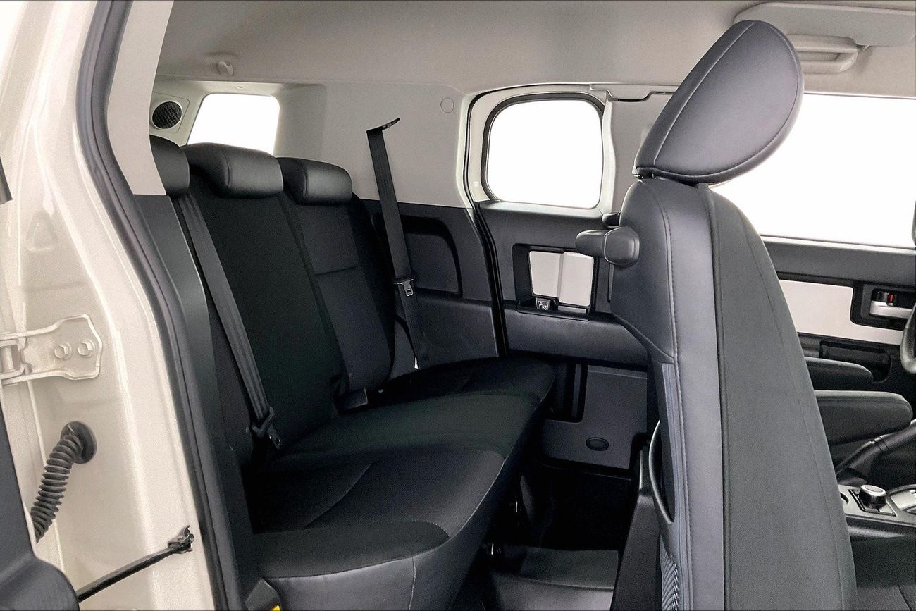 تويوتا يارس SE / E | ضمان مجاني لمدة عام | 0 دفعة أولى