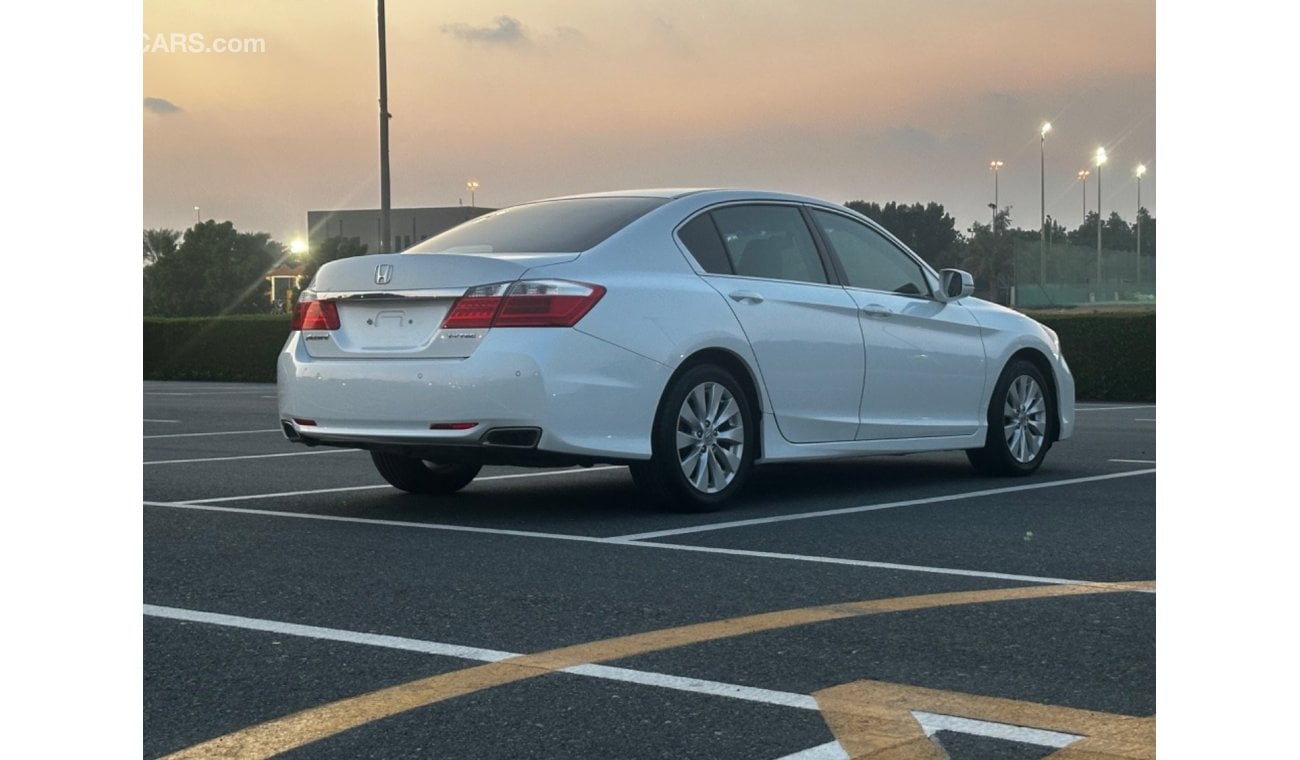 Honda Accord Sport MODEL 2016 GCC CAR PERFECT  CONDITION INSIDE AND OUTSIDE FULL OPTION SUN ROOF