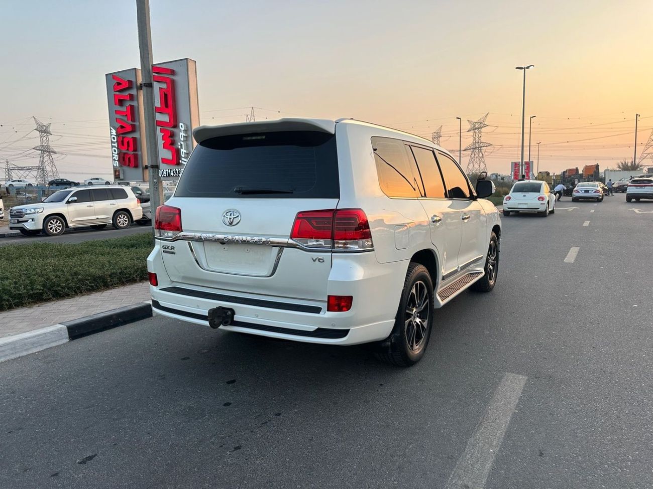 تويوتا لاند كروزر Toyota landcruise 2021Model Engine 4.0 v6 petrol GXR colour white Transmission Automatic Interior.Bl