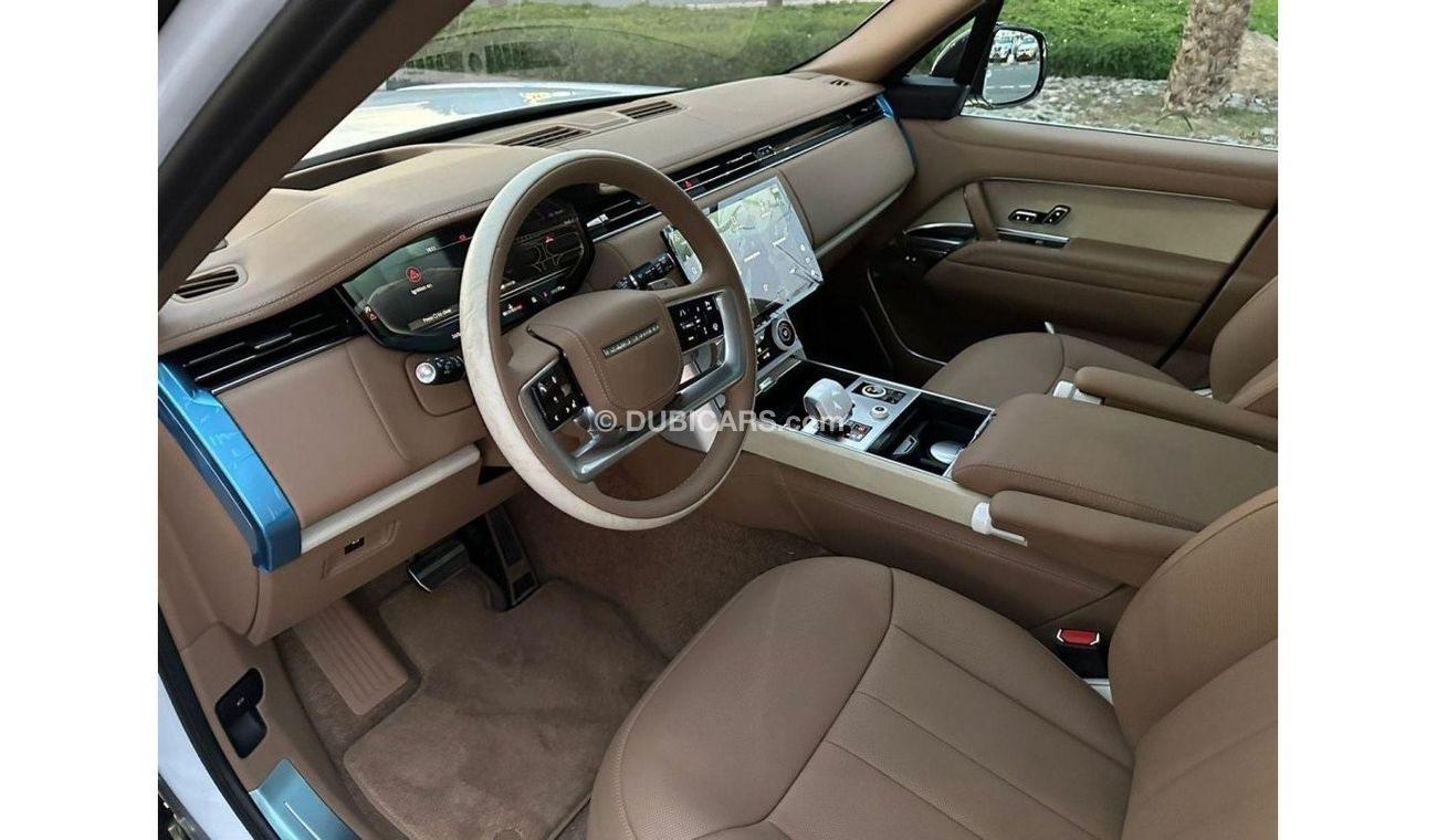 Land Rover Range Rover BRAND NEW GCC SPEC UNDER WARRANTY AND SERVICE