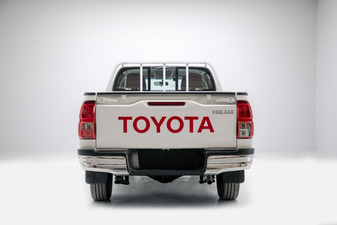Toyota Hilux 4X2 - 2.7L – Super White Inside Red | Export Only