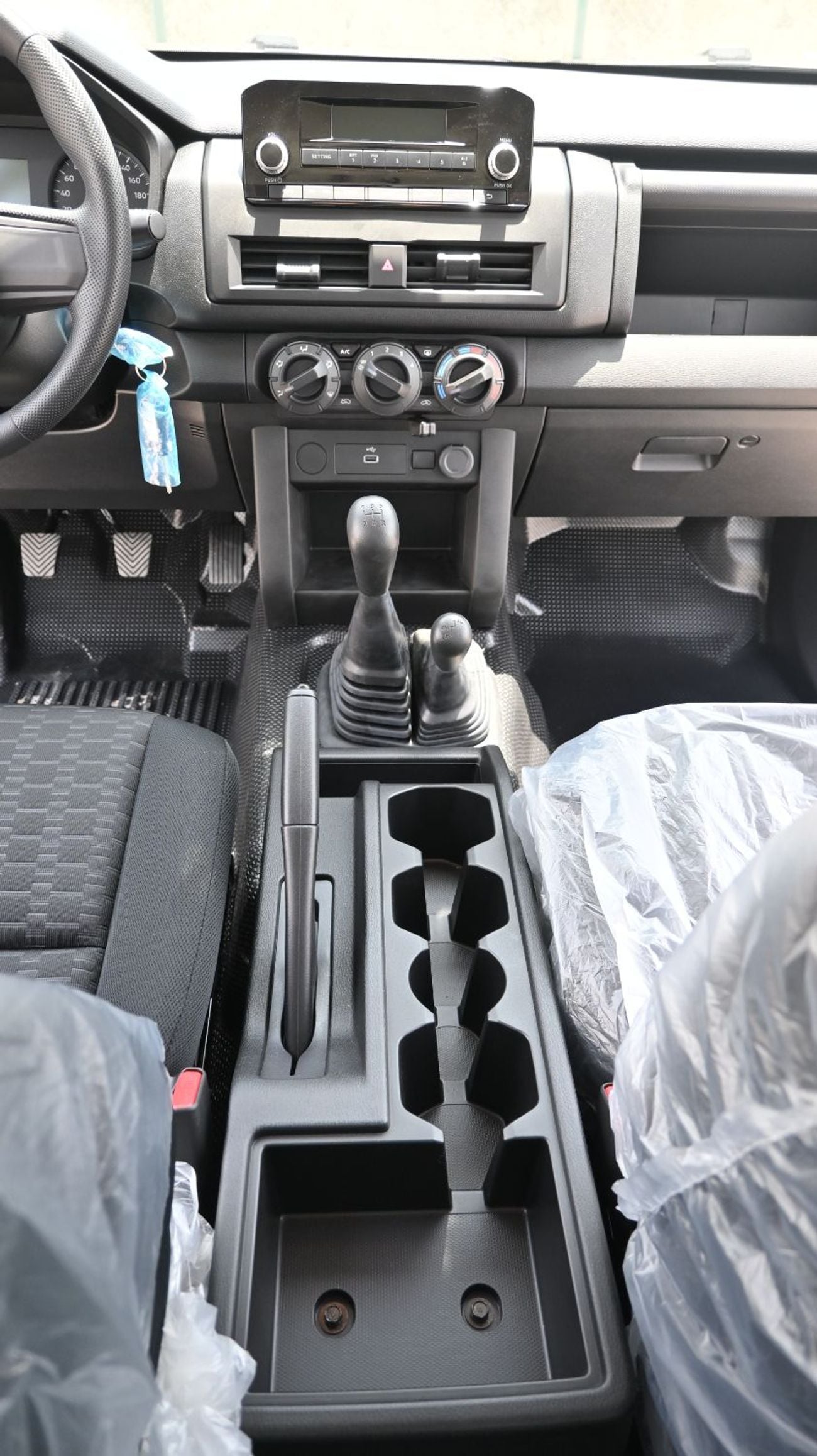 Mitsubishi L200 GL MITSUBISHI L200 2.4L GL DIESEL DCABIN 4X4 5M/T MODEL 2025 BRAND NEW  [WHITE/ S / G / B ]