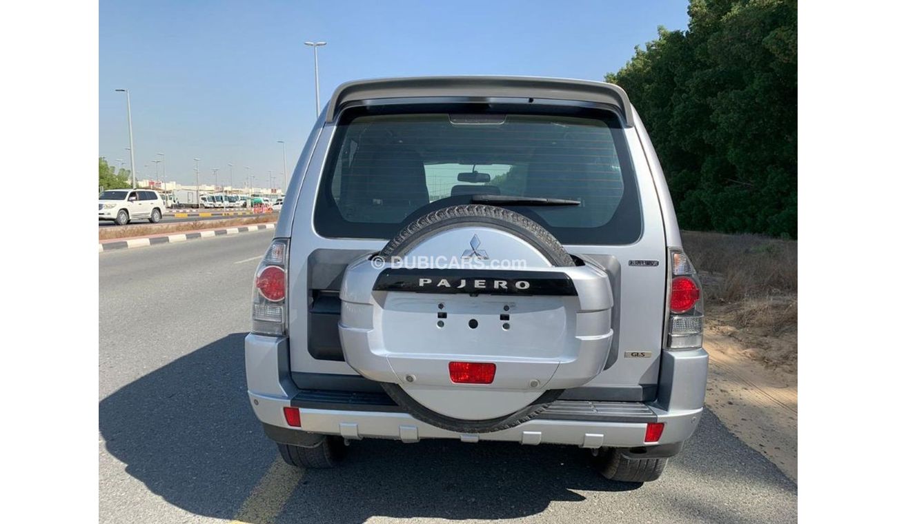 Mitsubishi Pajero Mitsubishi pajero 3.8 2013 full options no 1