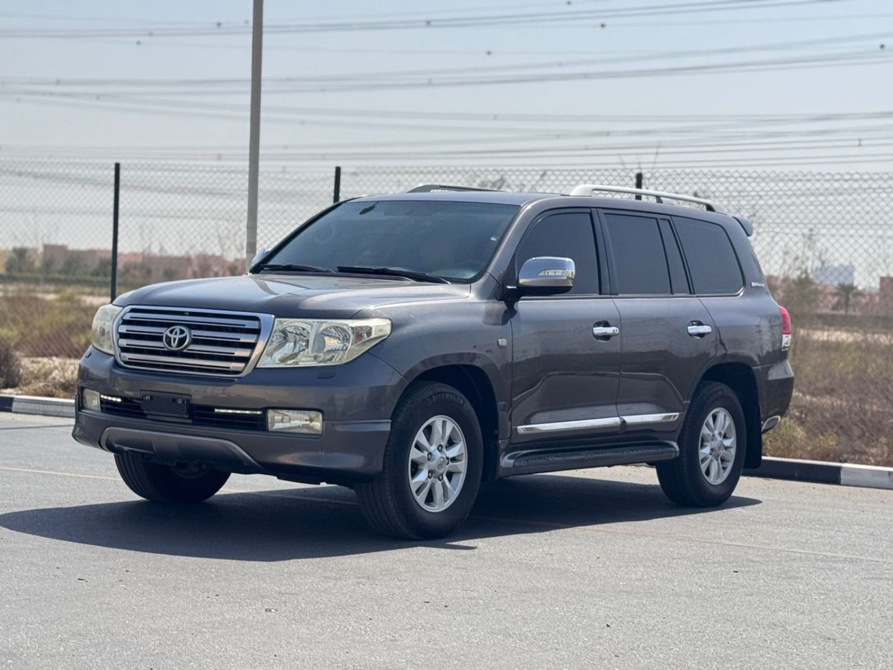 تويوتا لاند كروزر Left hand 4.0 liter V6 ,2011 model ,Petrol ,only for for export available