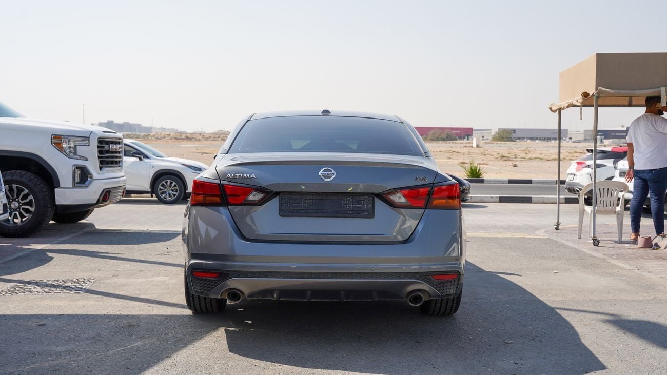 نيسان ألتيما
