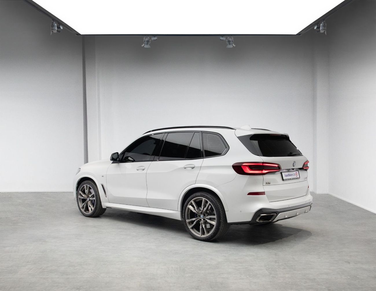 BMW X5 M50i 4.4L