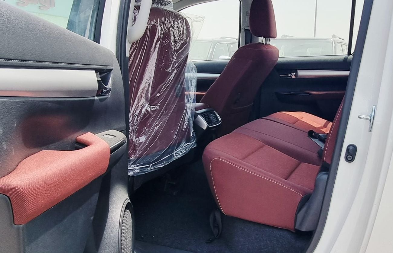 تويوتا هيلوكس SR5 2.4L DIESEL 4X4 A/T MY2026