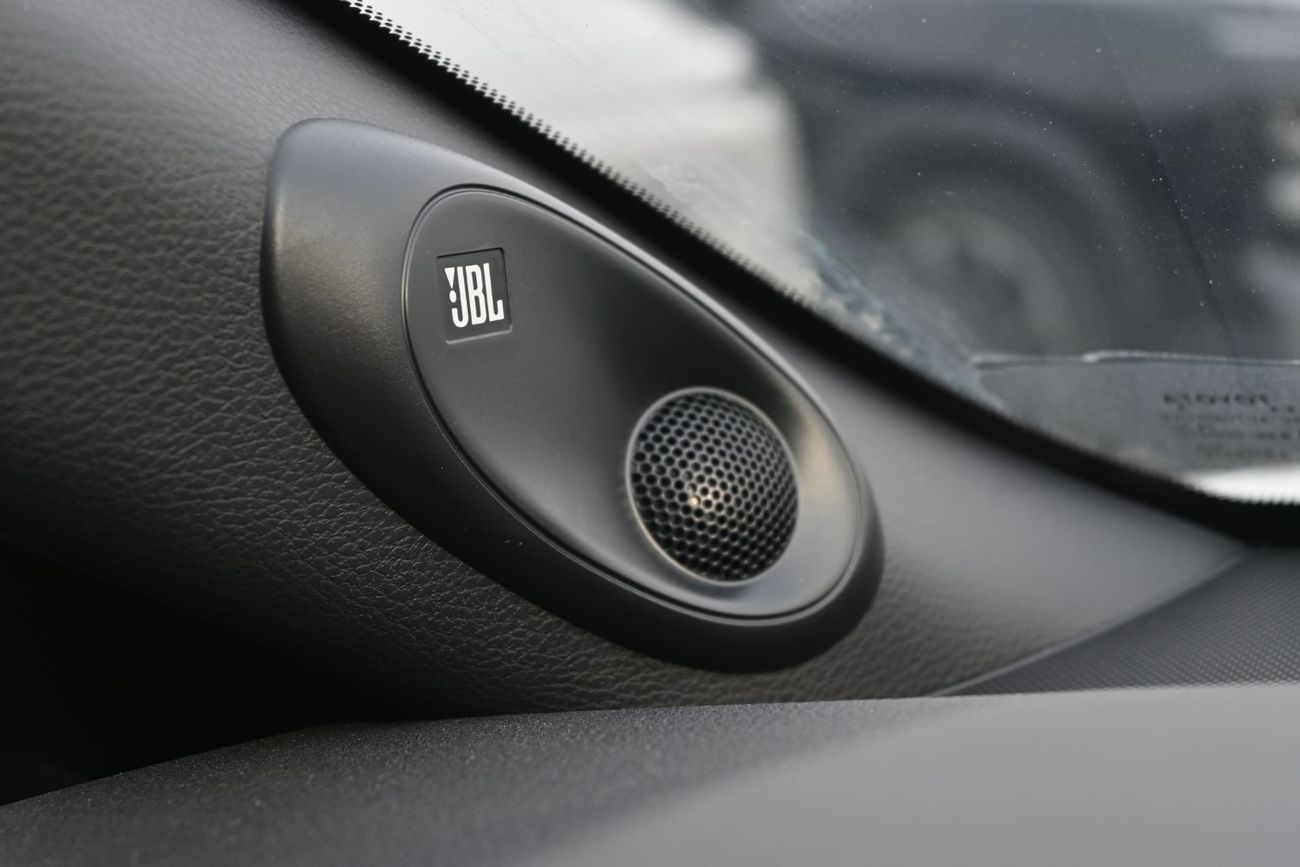 Toyota Camry Toyota Camry Limited 2.5L Hybrid, Model 2025, Color White