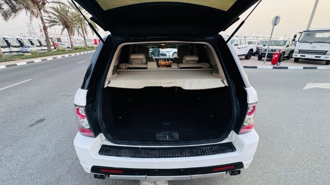 Land Rover Defender EXCELLENT CONDITION | SUNROOF | 2011 | LHD | 3.0L PETROL