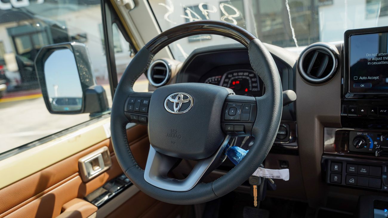 تويوتا لاند كروزر بيك آب