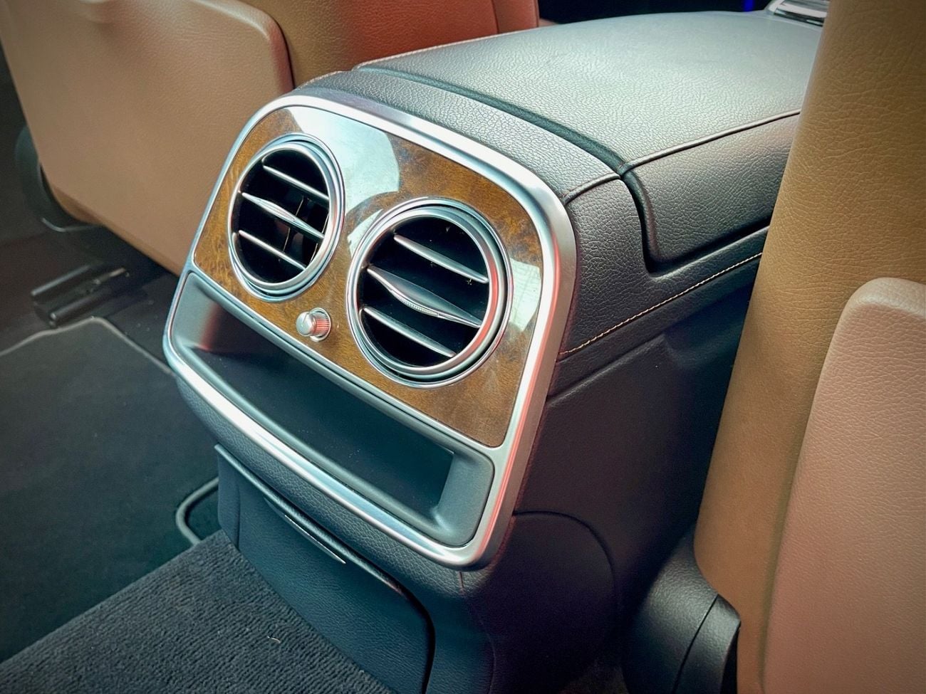 Mercedes Benz S400 STANDARD GCC EMC