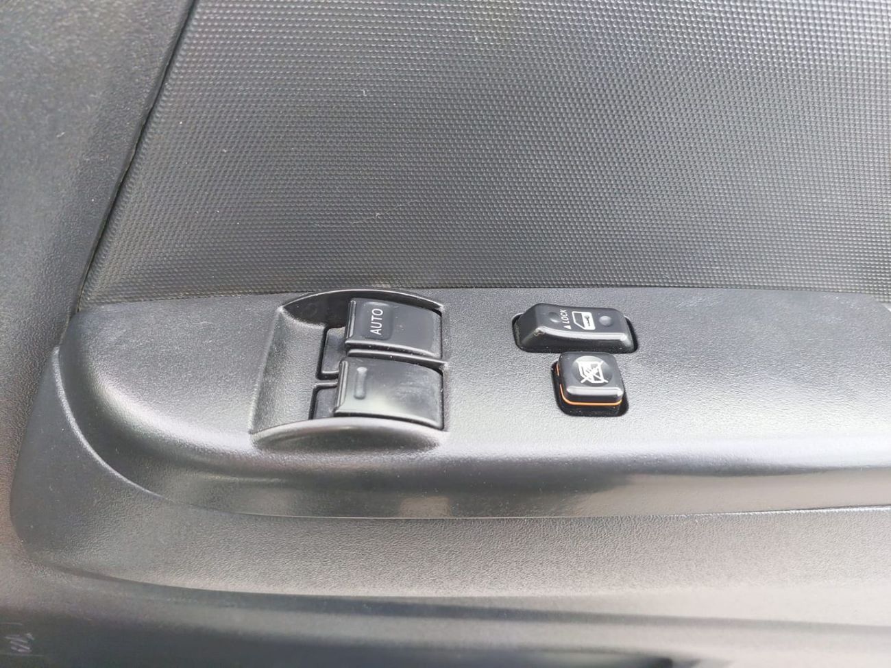 Toyota Hiace TOYOTA HIACE COMMUTER VAN RHD 2014 MODEL 2.7 L PETROL AUTOMATIC(PM47858)