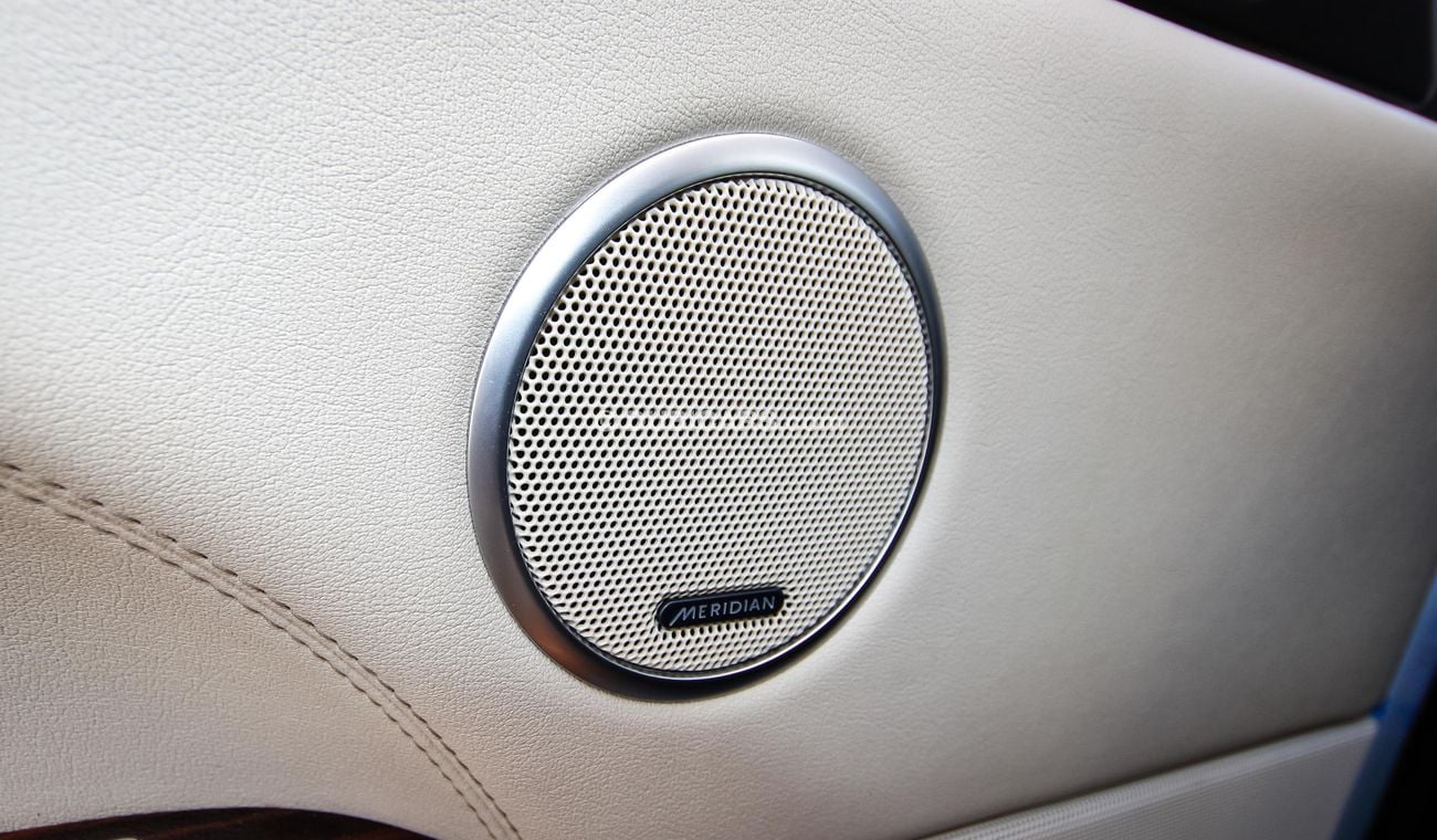 Land Rover Range Rover With Autobiography Badge