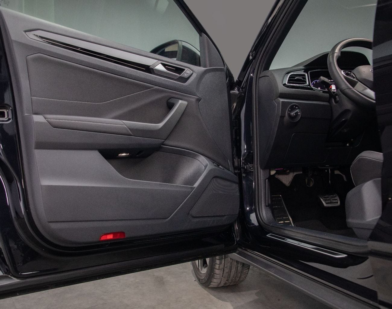 فولكس واجن T ROC R-line 1.4L