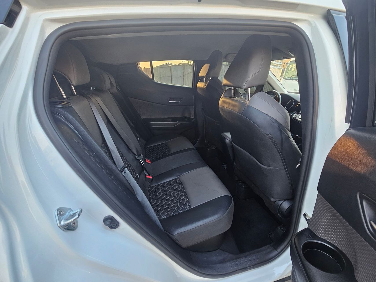 تويوتا CHR BASE