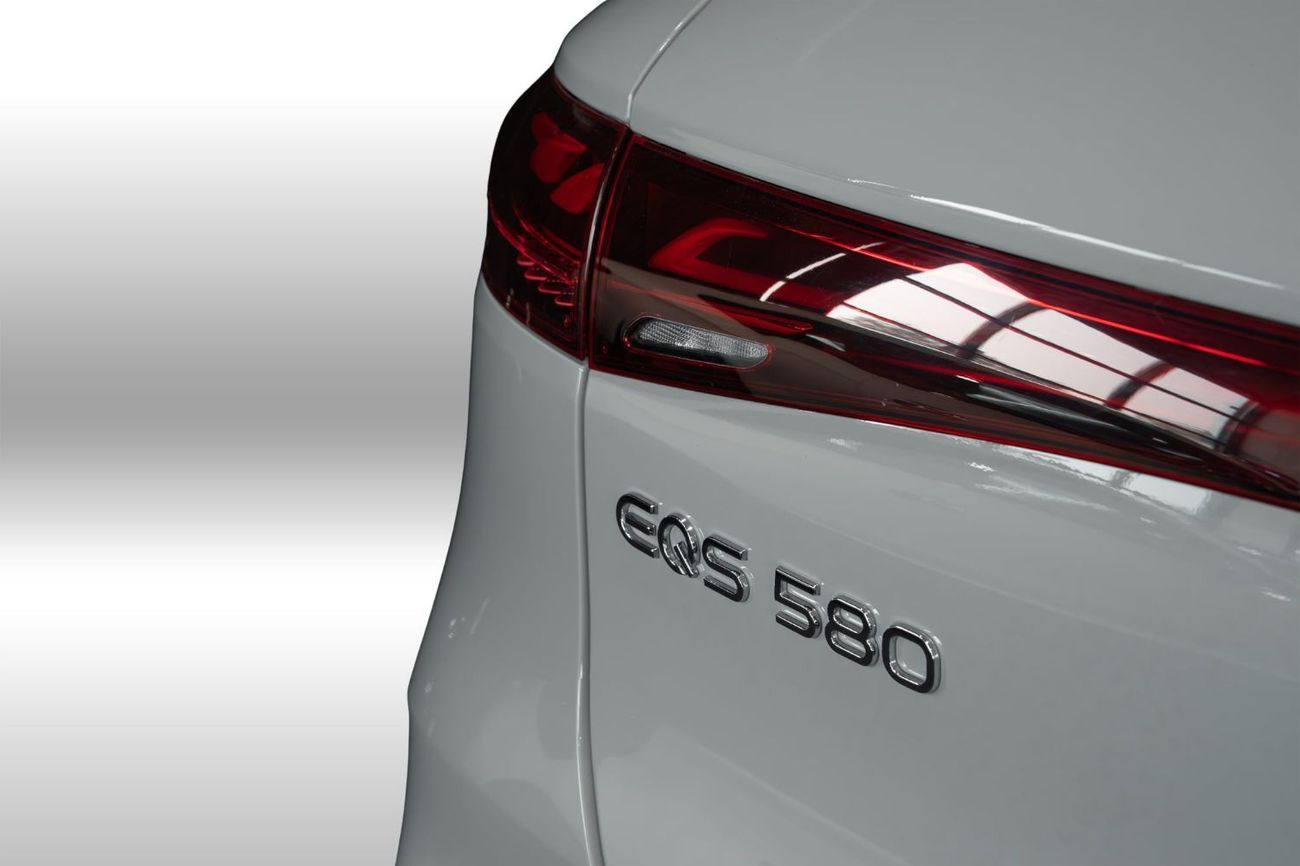 Mercedes-Benz EQS 580 EMC Mercedes-Benz Warranty and Service Package | 0% Downpayment | AED 5,174 P/M |