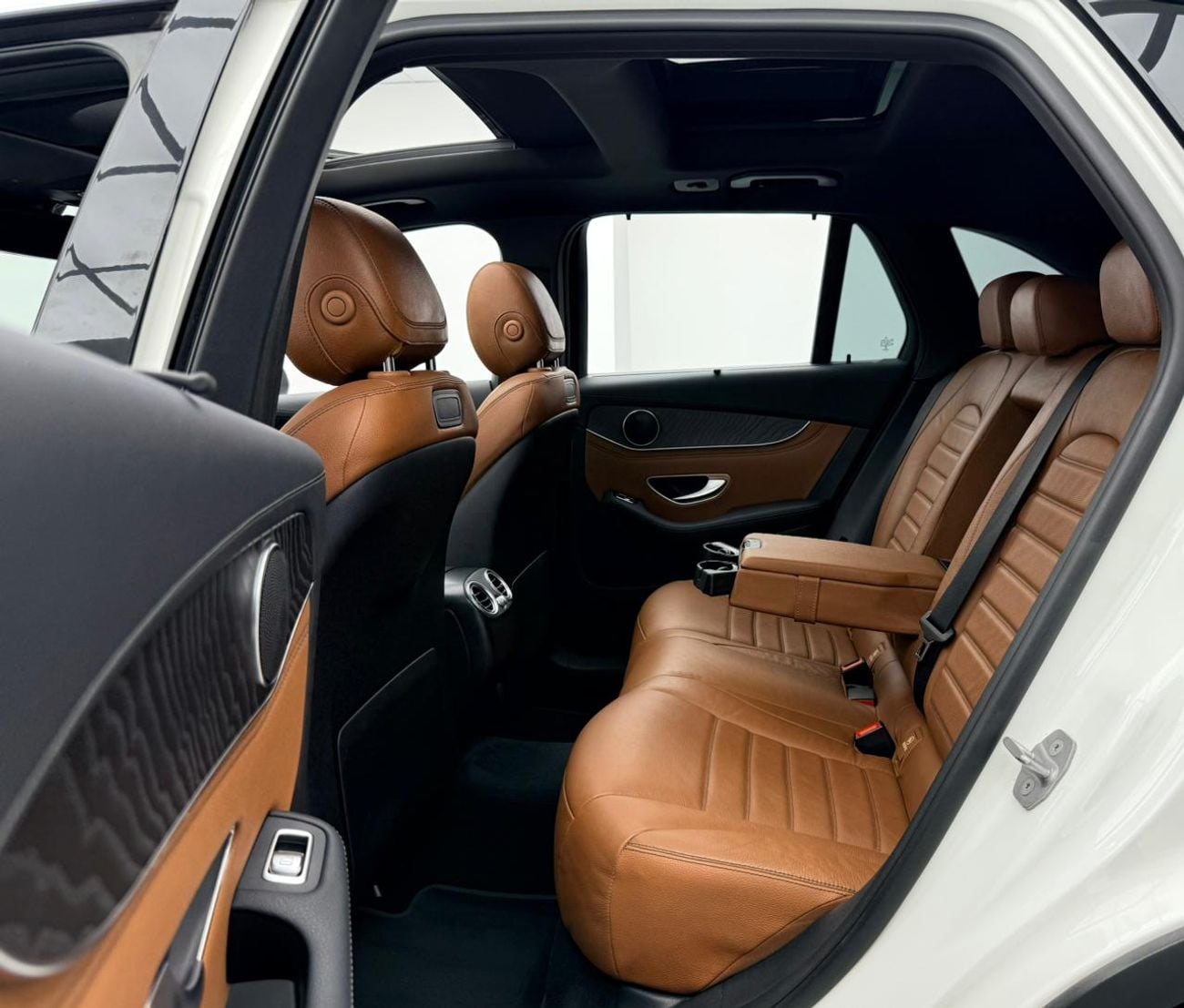 مرسيدس بنز GLC 250 2018 Mercedes-Benz GLC 250 4MATIC, Service History, Well Maintained, GCC