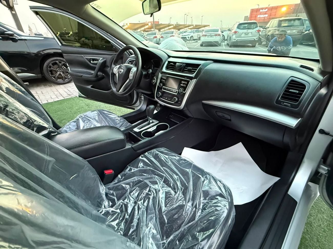 Nissan Altima SV Top-of-the-line trim, excellent condition