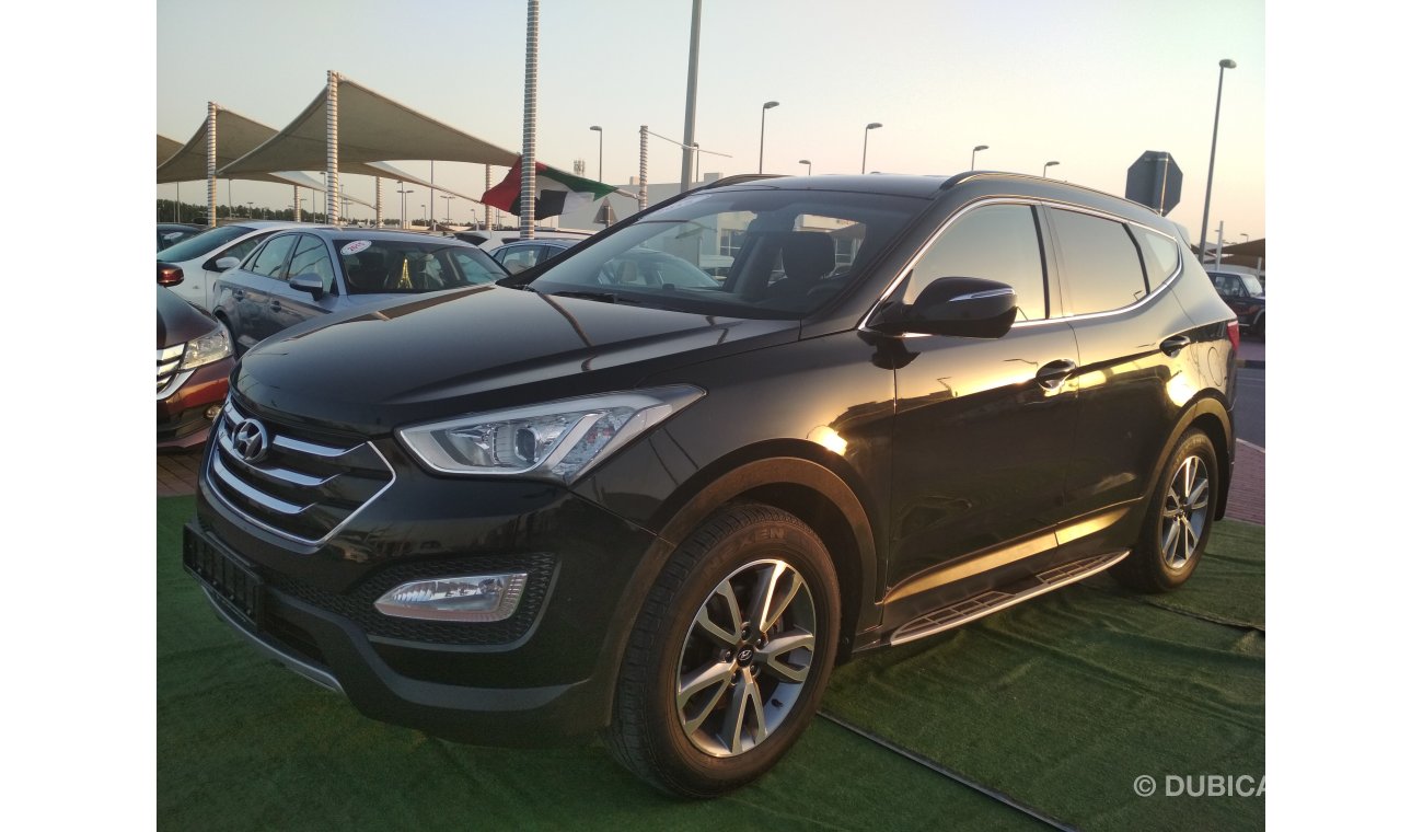 Hyundai Santa Fe 2015 BLACK GCC NO PAIN NO ACCIDENT PERFECT
