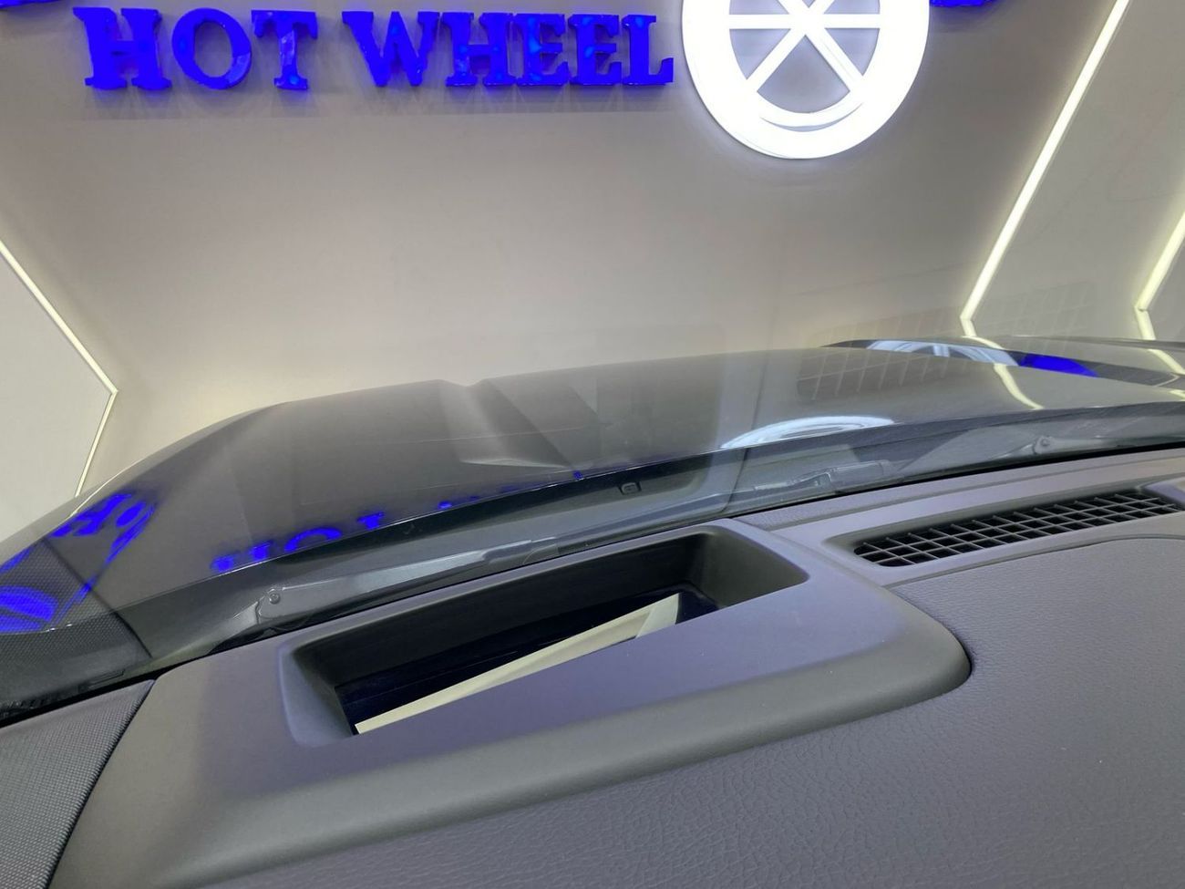 GMC Yukon Denali 6.2L (8 Seater) - 2021