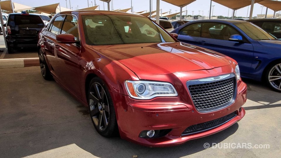 Chrysler 300C SRT for sale AED 59,000. Red, 2014