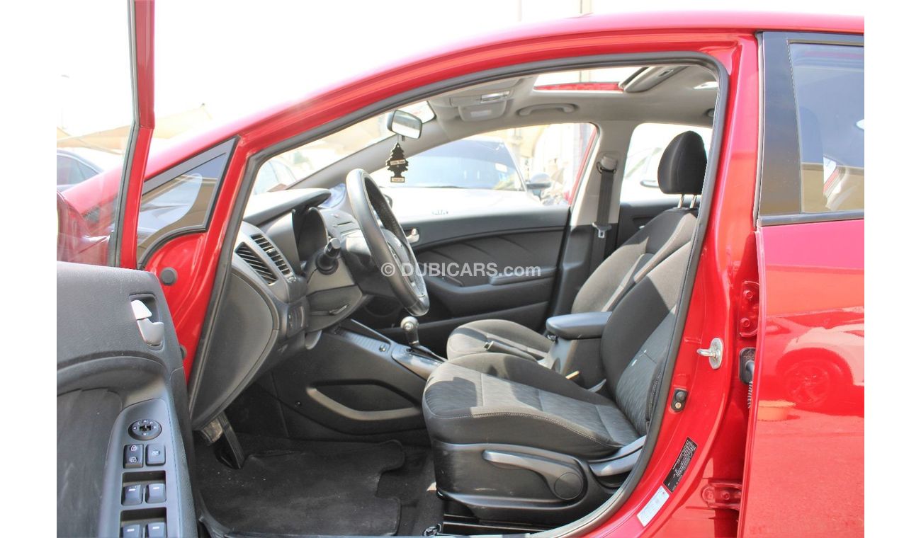 كيا سيراتو LX خالية من الحوادث - خليجي - مكينة 1600 سي سي - السيارة بحالة الوكالة من الداخل والخارج -